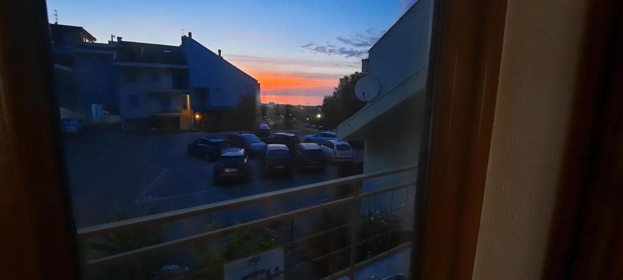 Casamarina Lejlighed Marina di Montemarciano Eksteriør billede